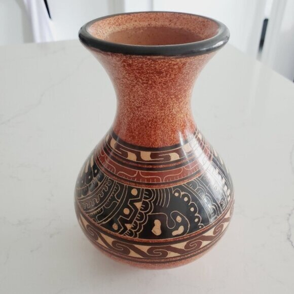 Vintage Chorotega Guaitil Costa Rica Art Pottery Pot Vase Hand Carved Glazed - Picture 2 of 4